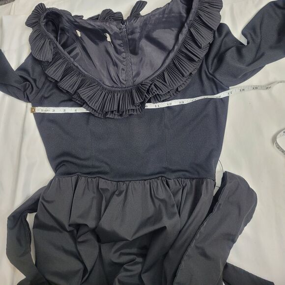 VINTAGE 60s dress black ruffle long sleeve scoop neck midi S - Picture 9 of 11